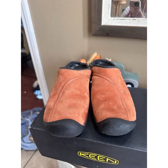 KEEN Women's US 9 M Red Nubuck Leather Slip On Mule Shoe Clog - Picture 2 of 5